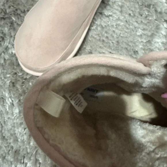 Old Navy Light Pink Winter Boots - Picture 3 of 8